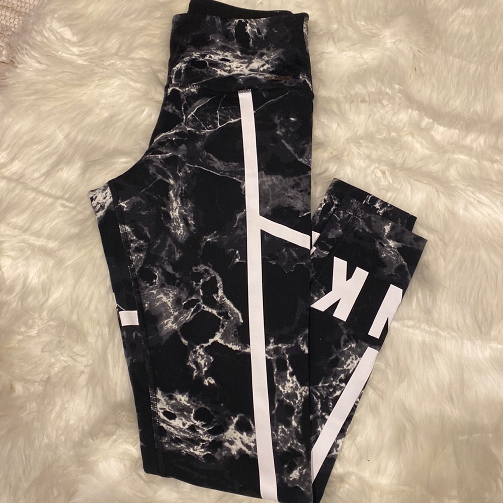 VS yoga pants